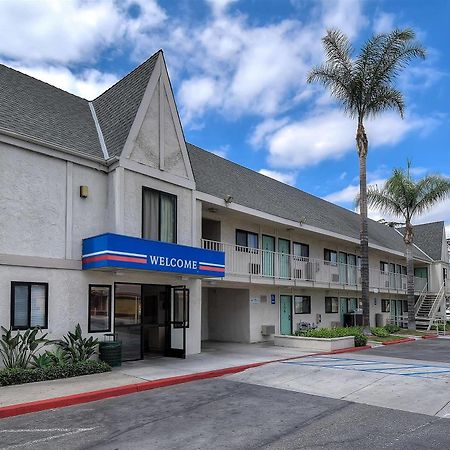 Motel 6 Anaheim Stadium - Ориндж Екстериор снимка