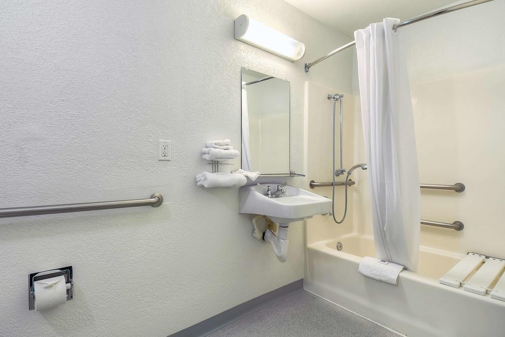 Motel 6 Anaheim Stadium - Ориндж Екстериор снимка