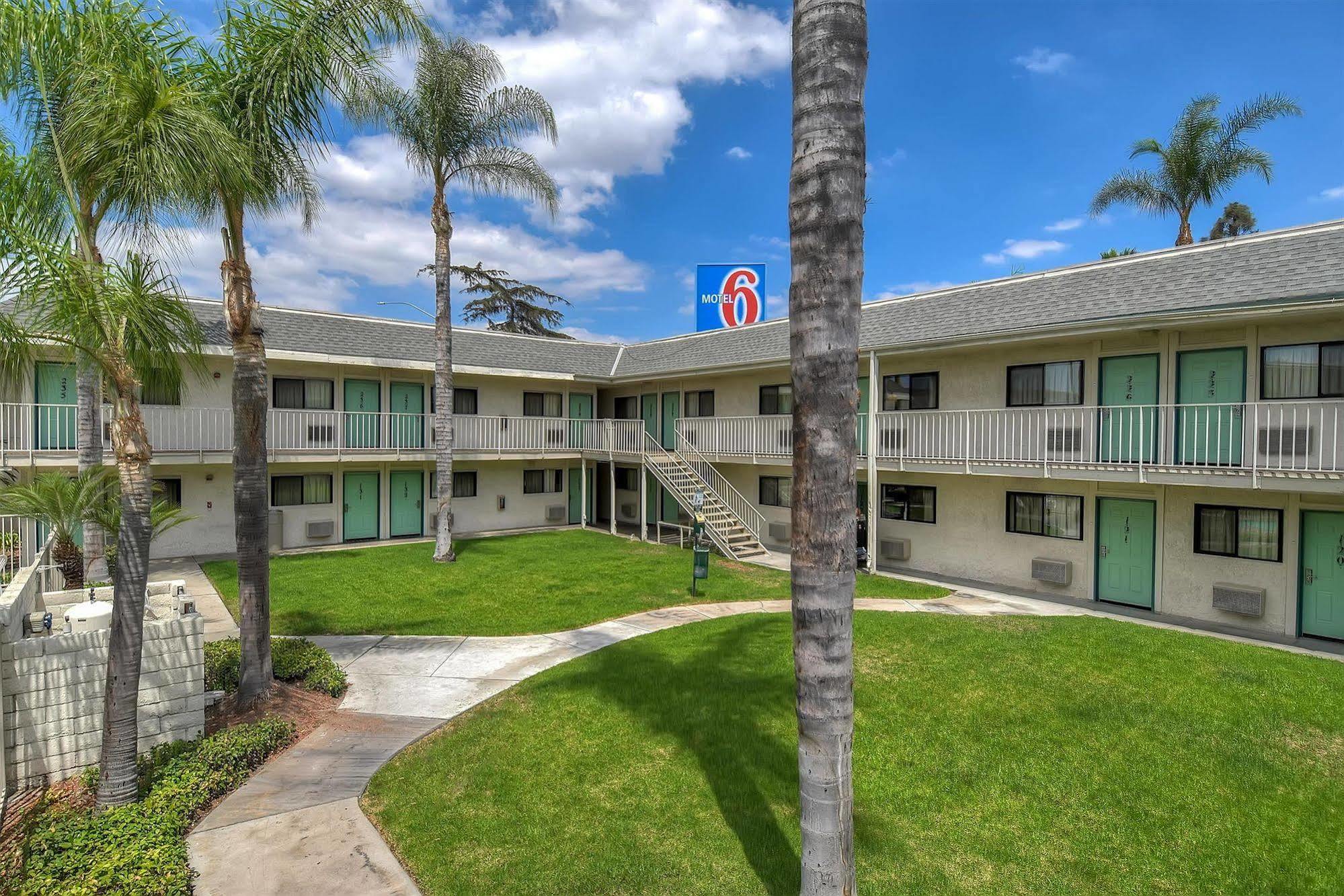 Motel 6 Anaheim Stadium - Ориндж Екстериор снимка